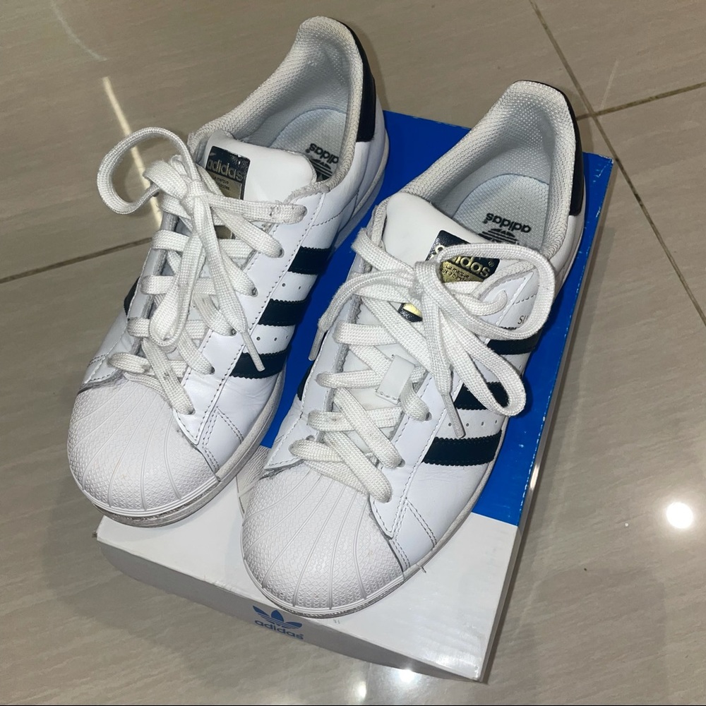 🚫SOLD🚫 Adidas Superstar Originals Sneakers